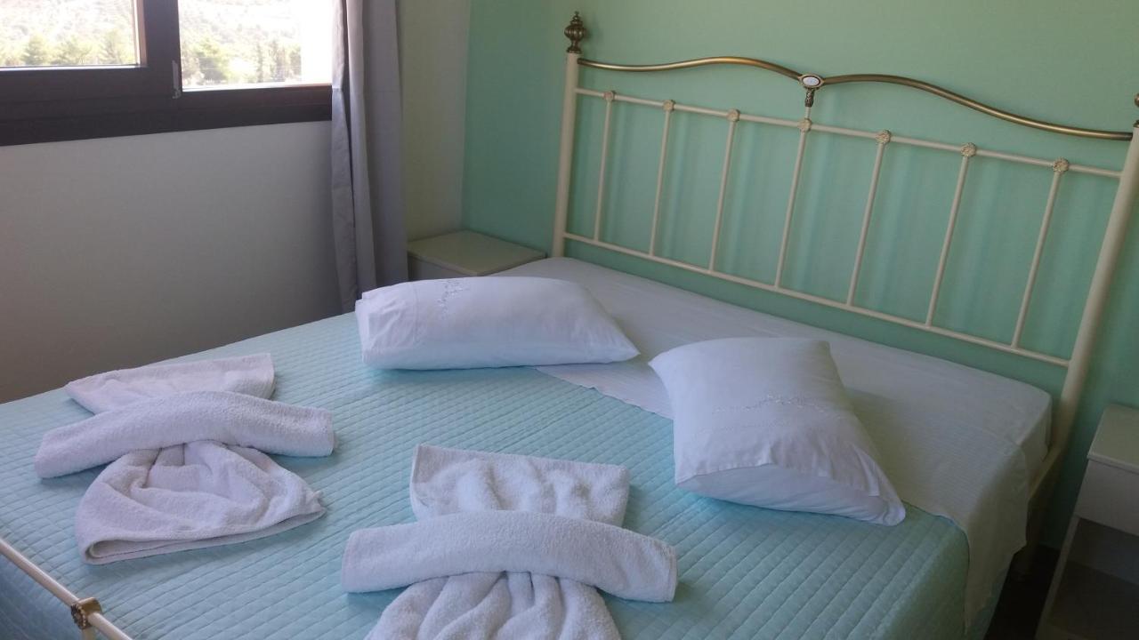 Kritamos Villa & Apartments Камиларион Екстериор снимка