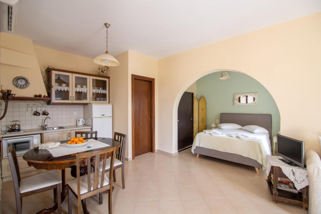 Kritamos Villa & Apartments Камиларион Екстериор снимка