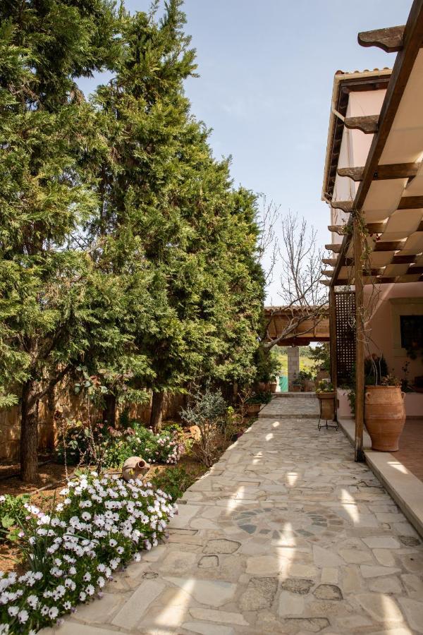 Kritamos Villa & Apartments Камиларион Екстериор снимка
