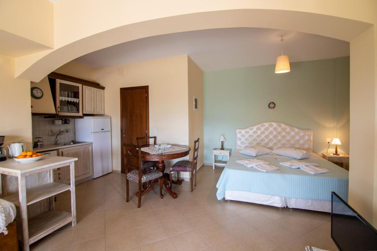 Kritamos Villa & Apartments Камиларион Екстериор снимка