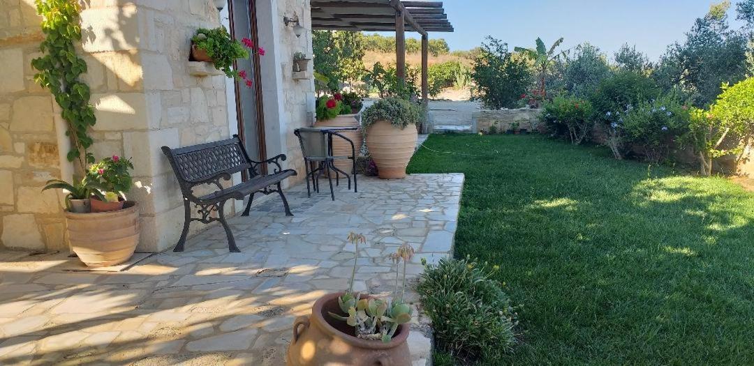 Kritamos Villa & Apartments Камиларион Екстериор снимка