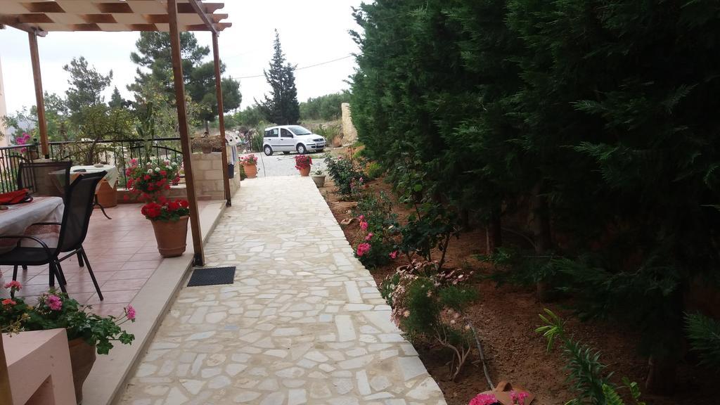 Kritamos Villa & Apartments Камиларион Екстериор снимка