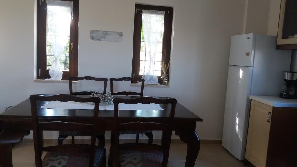 Kritamos Villa & Apartments Камиларион Екстериор снимка
